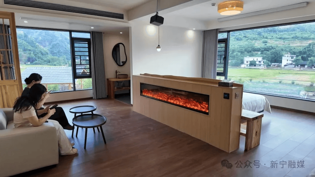 Flowers Blooming Among Rocks: New Danxia Homestay Debuted Before National&nbsp;Day